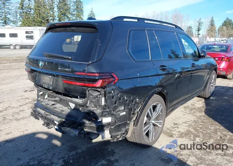 2024 BMW X7 xDrive40I z USA, uszkodzony, nr VIN 5UX23EM01R9V78400